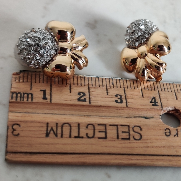 Vintage Nina Ricci Bow Tie Earrings - Picture 8 of 14